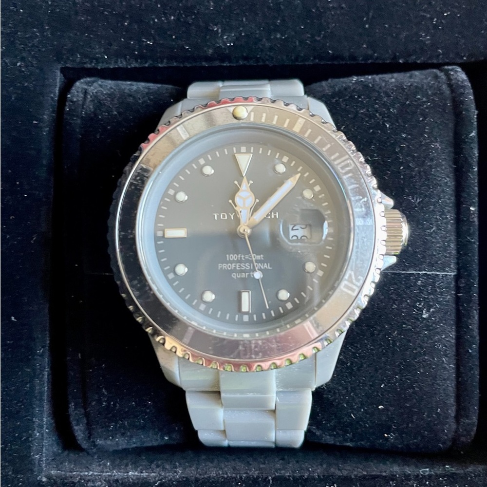 Toy Watch Gray Acrylic Quartz Watch